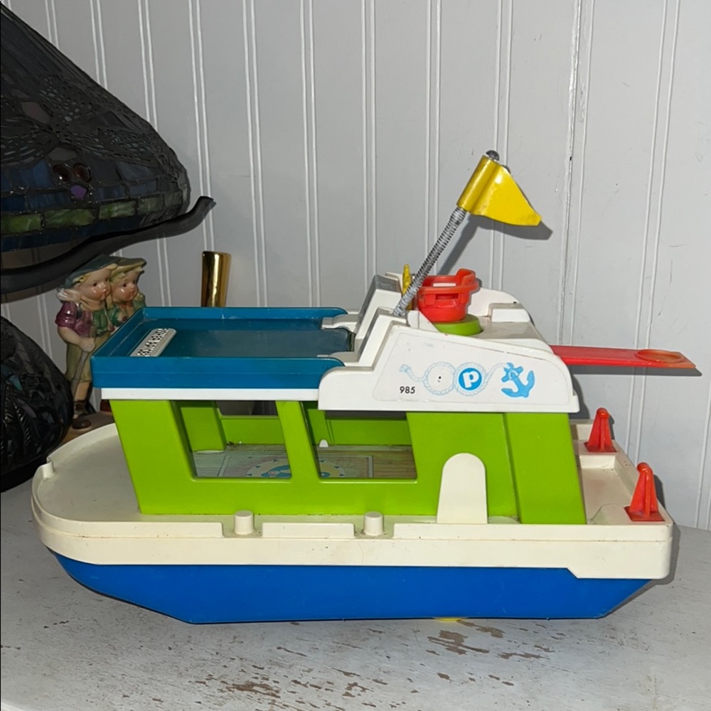 Vintage 1972 Fisher Price 985 Little People happy house boat
